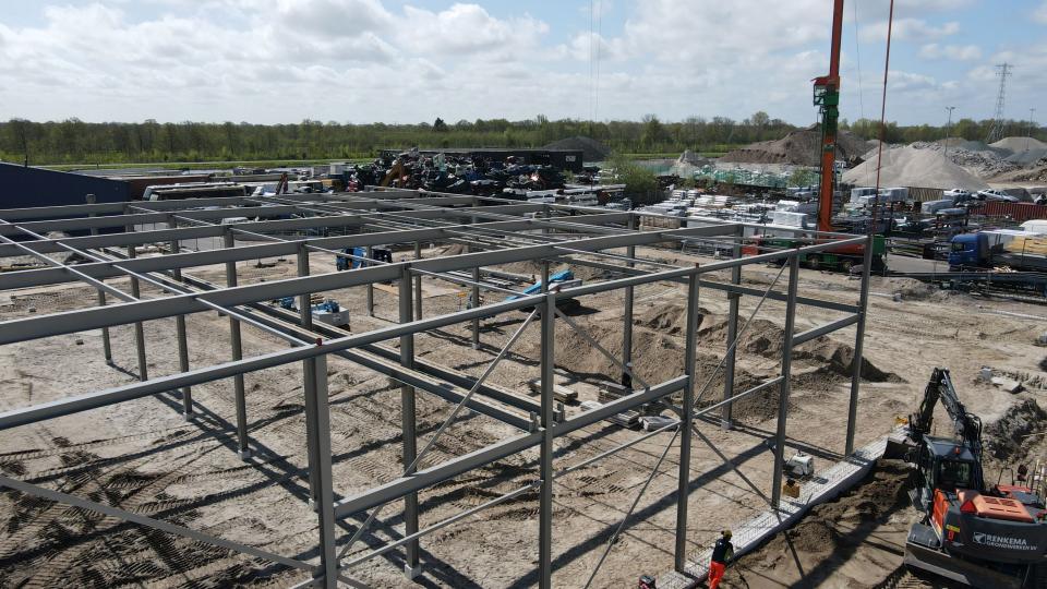 Staalconstructie van nieuwbouw Stertil in Kootstertille