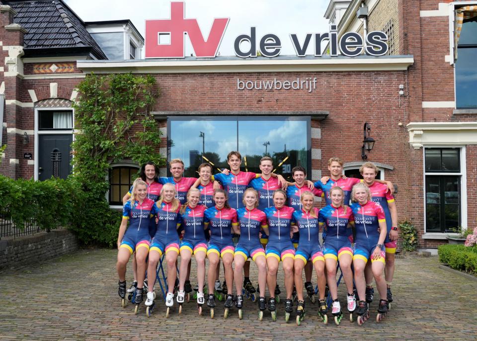 Team Frysk voor kantoor van Bouwbedrijf de Vries