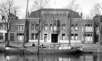 Het PEB-hoofdkantoor voor...